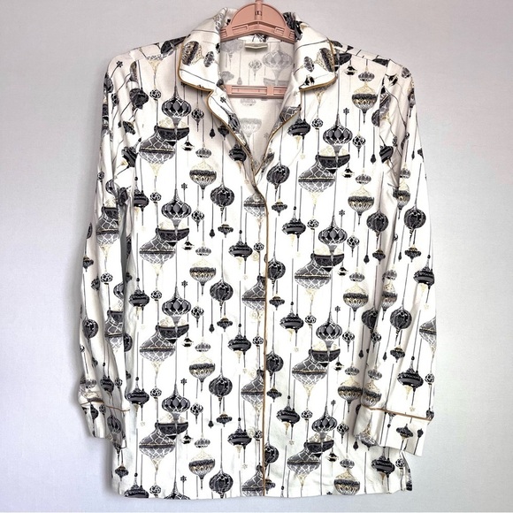 Soma Holiday Ornament PJ Set Sz XS Metallic Gold Trim Button Top & Pull on Pants - Picture 2 of 16